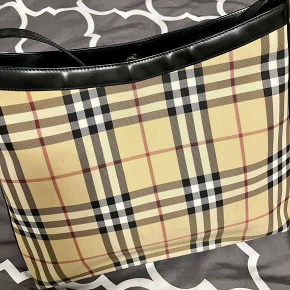 Authentic Burberry London Nova Check Shoulder Bag - Picture 6 of 7